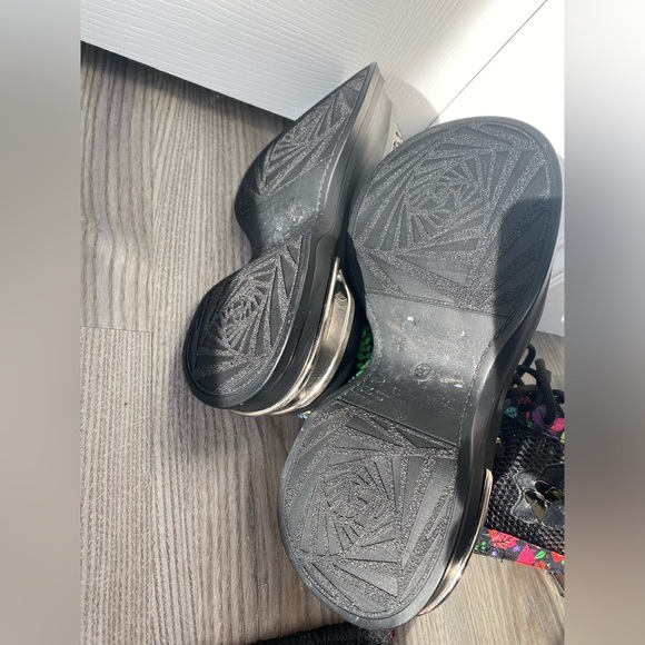 Bootie - Picture 5 of 6